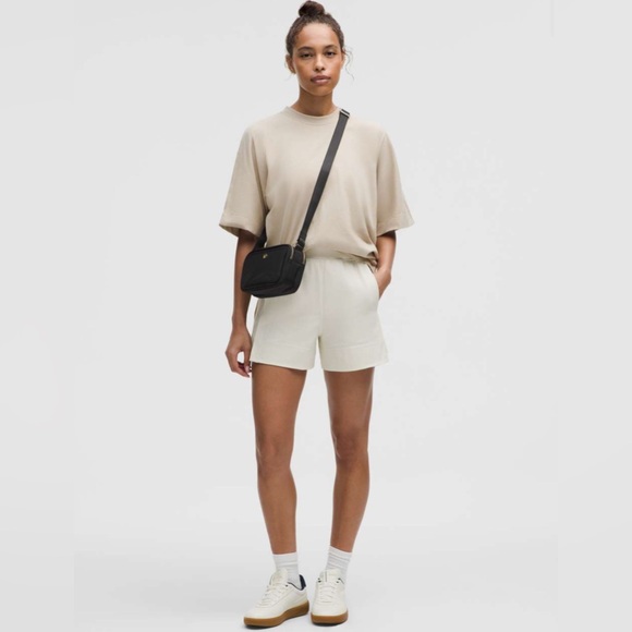 Lululemon Crossbody Camera Bag 2L in Black / Silver - Picture 12 of 15